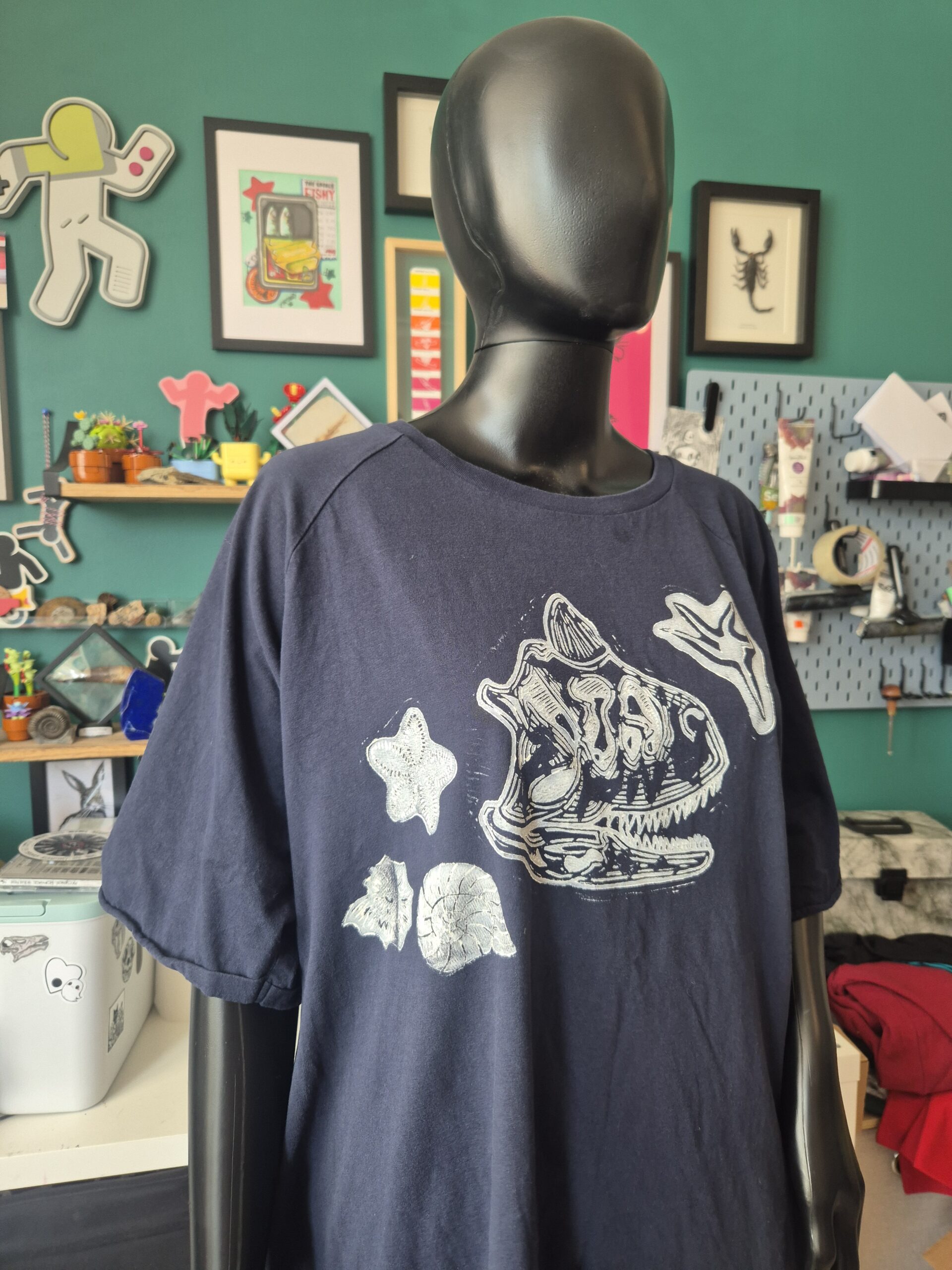 Navy Carnotaurus Upcycled T-Shirt - Size 2X-Large - Image 4